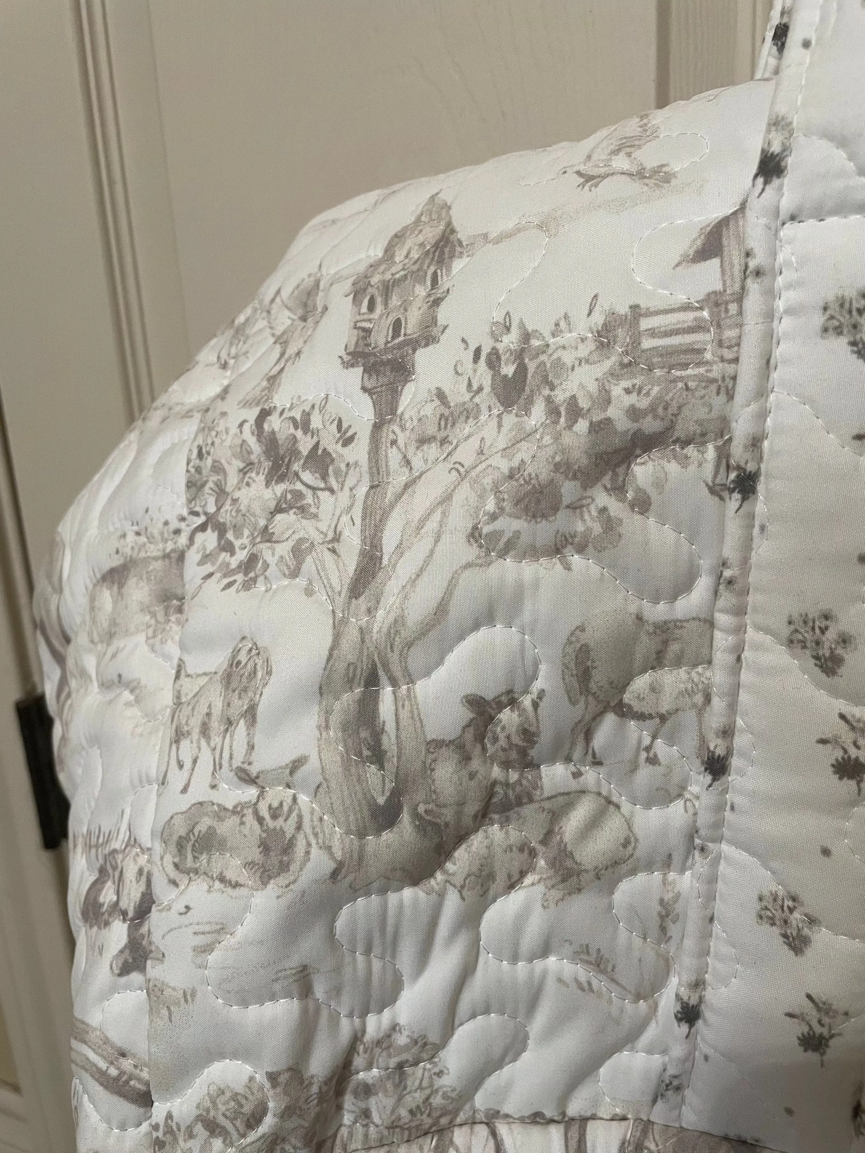 Aledo Toile Linen Quilted Duffle Bag
