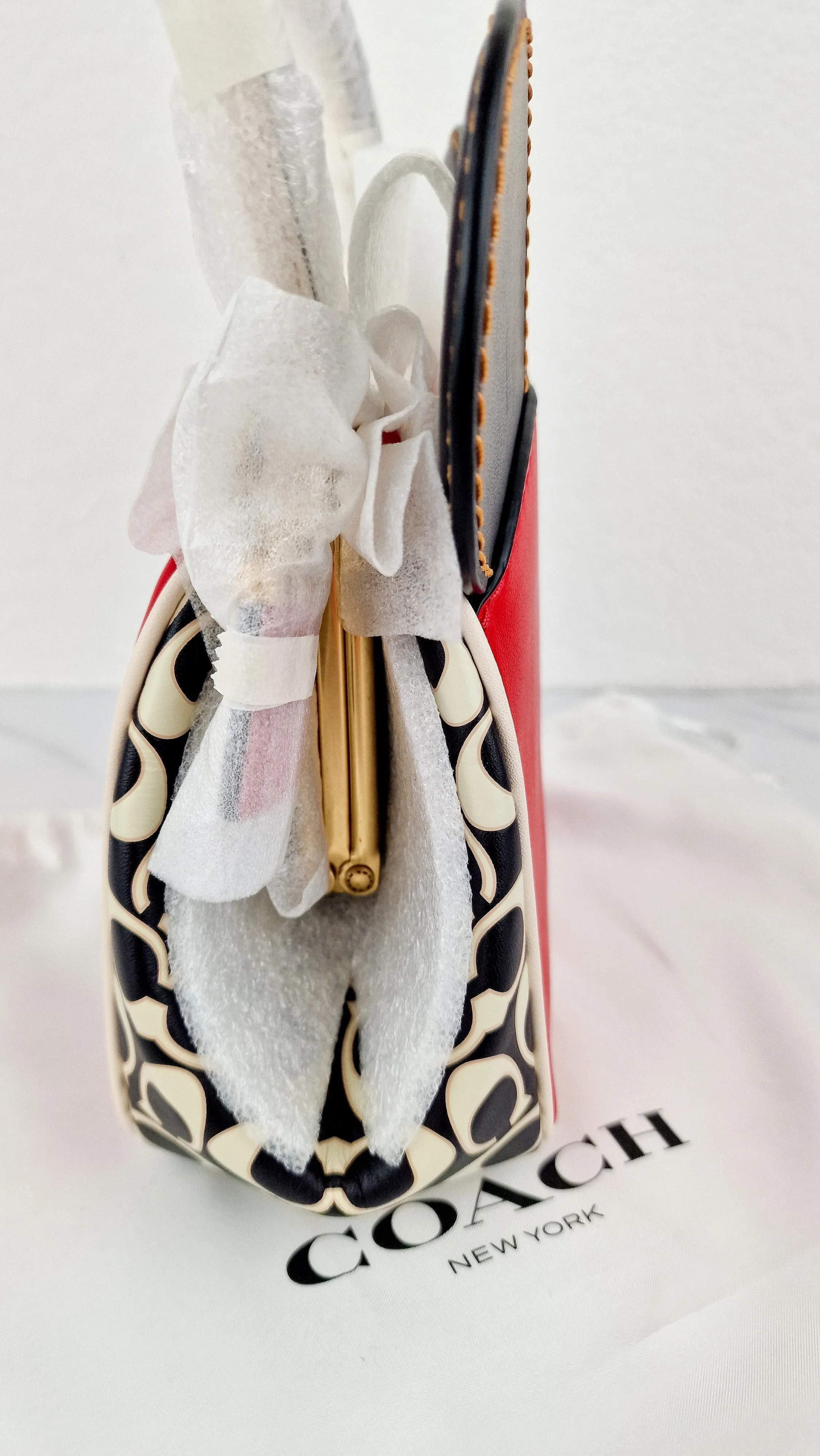 Coach 1941 Disney x Keith Haring Mickey Mouse Ears Kisslock Bag Retro Mickey Mouse Coach Signature in Red, White Black Leather - Handbag Crossbody - Coach 7416