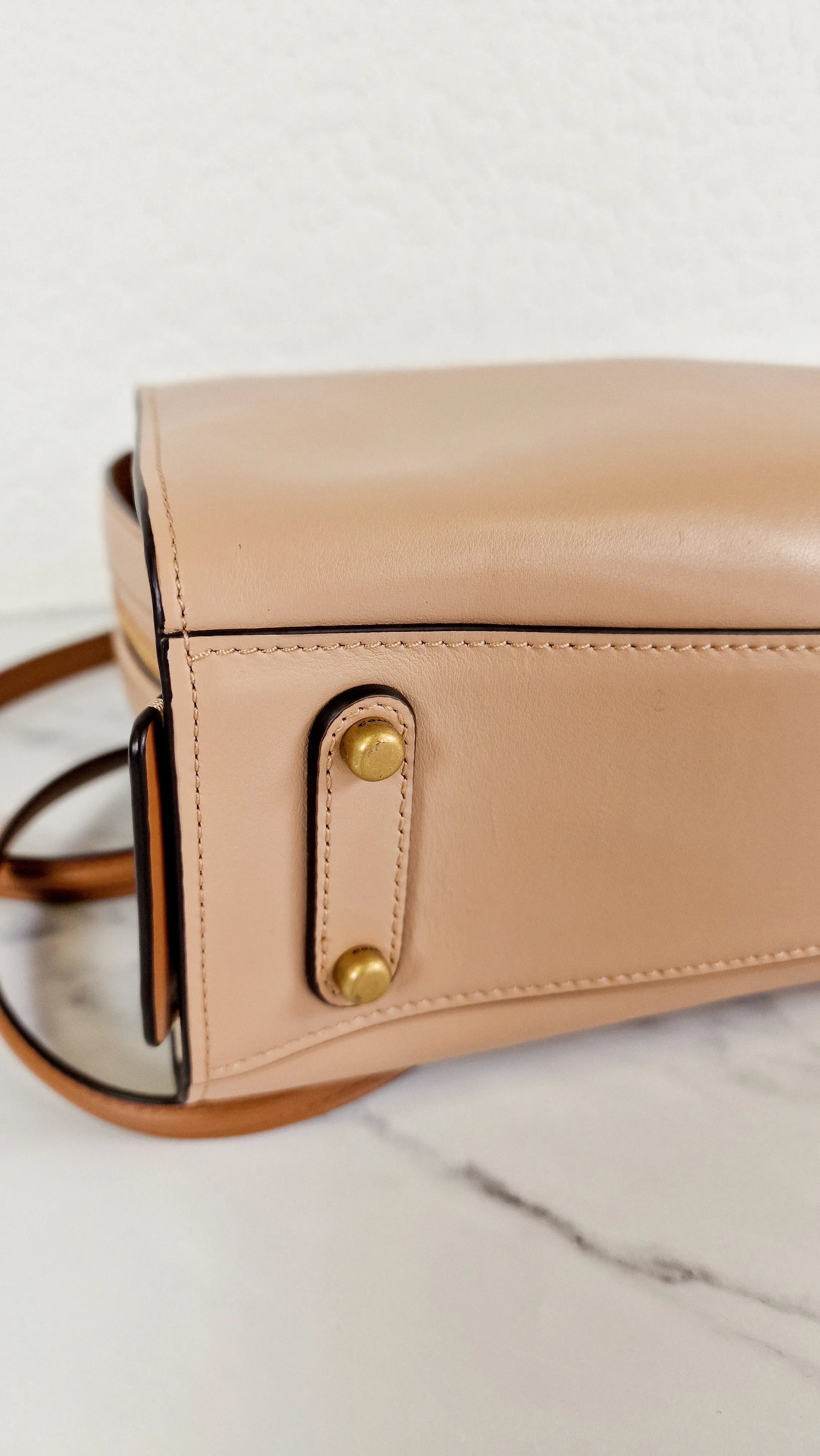 Coach 1941 Rogue Shoulder Bag in Beechwood Chalk Burgundy Smooth Leather Colorblock & C-chain straps - Coach 27054