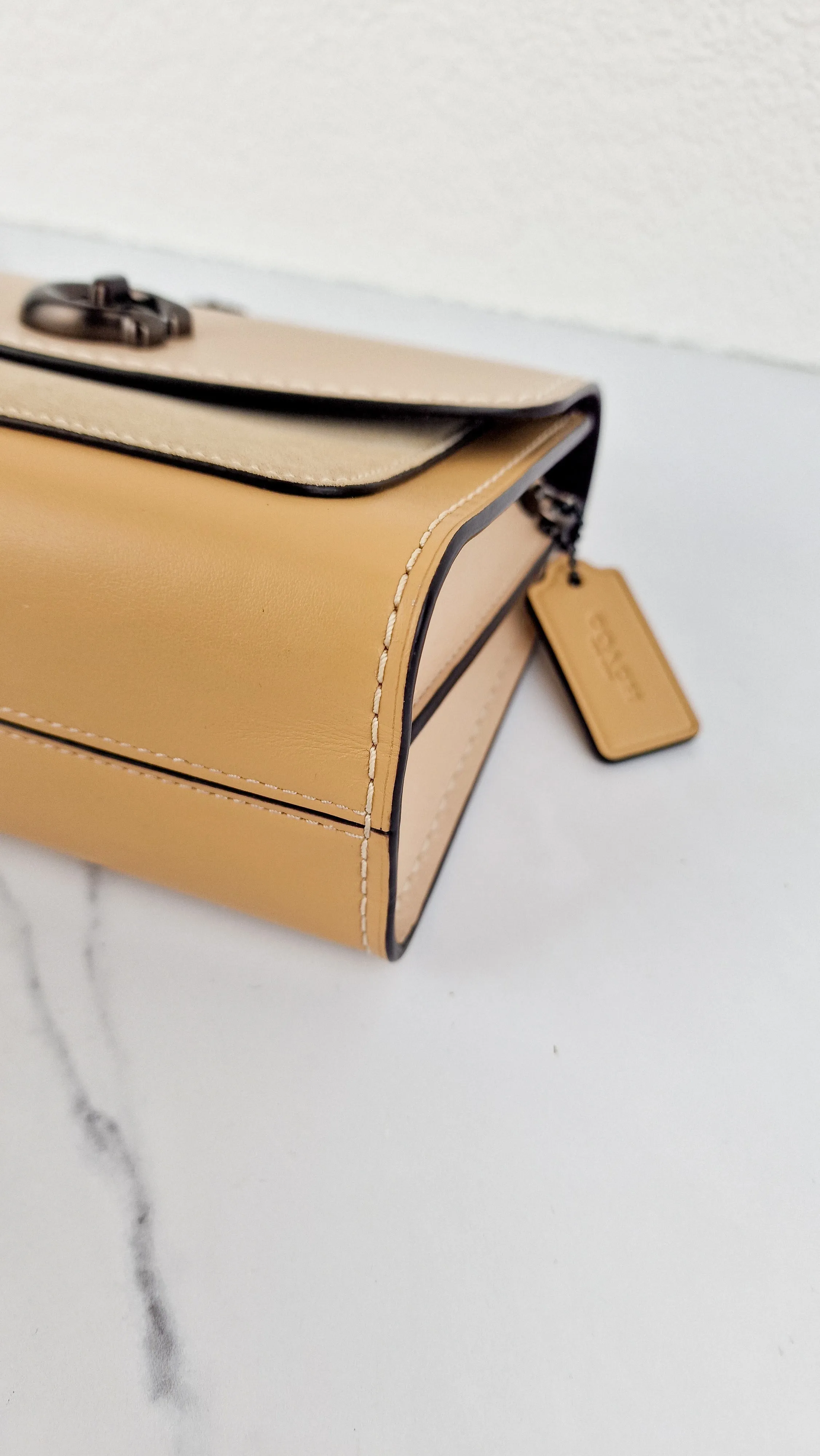 Coach Parker 18 Turnlock Leather & Suede Beechwood Beige - Shoulder Bag Crossbody Bag