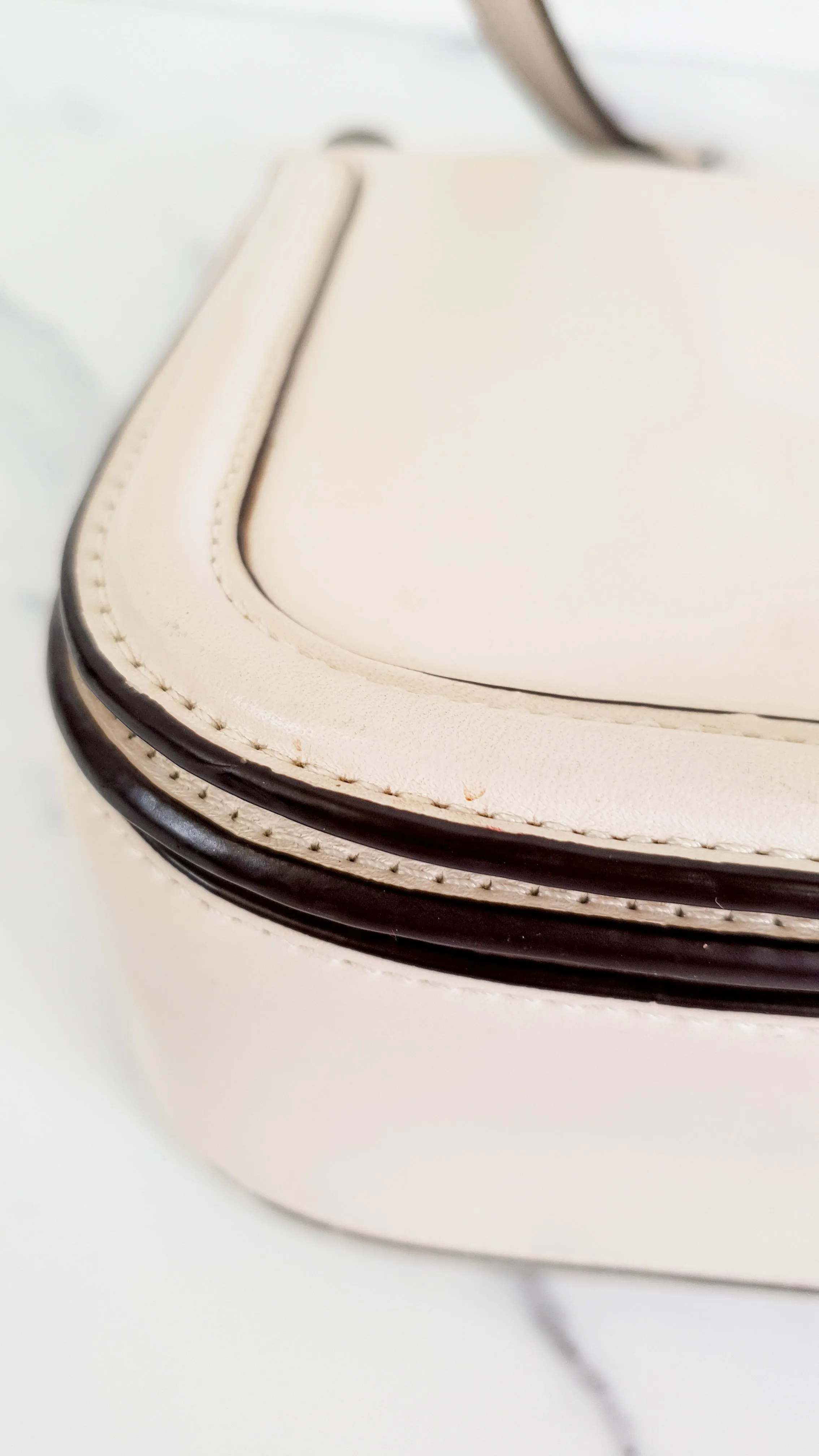 Coach Swagger Shoulder Bag Crossbody Bag in Chalk Smooth Leather - Coach 54640