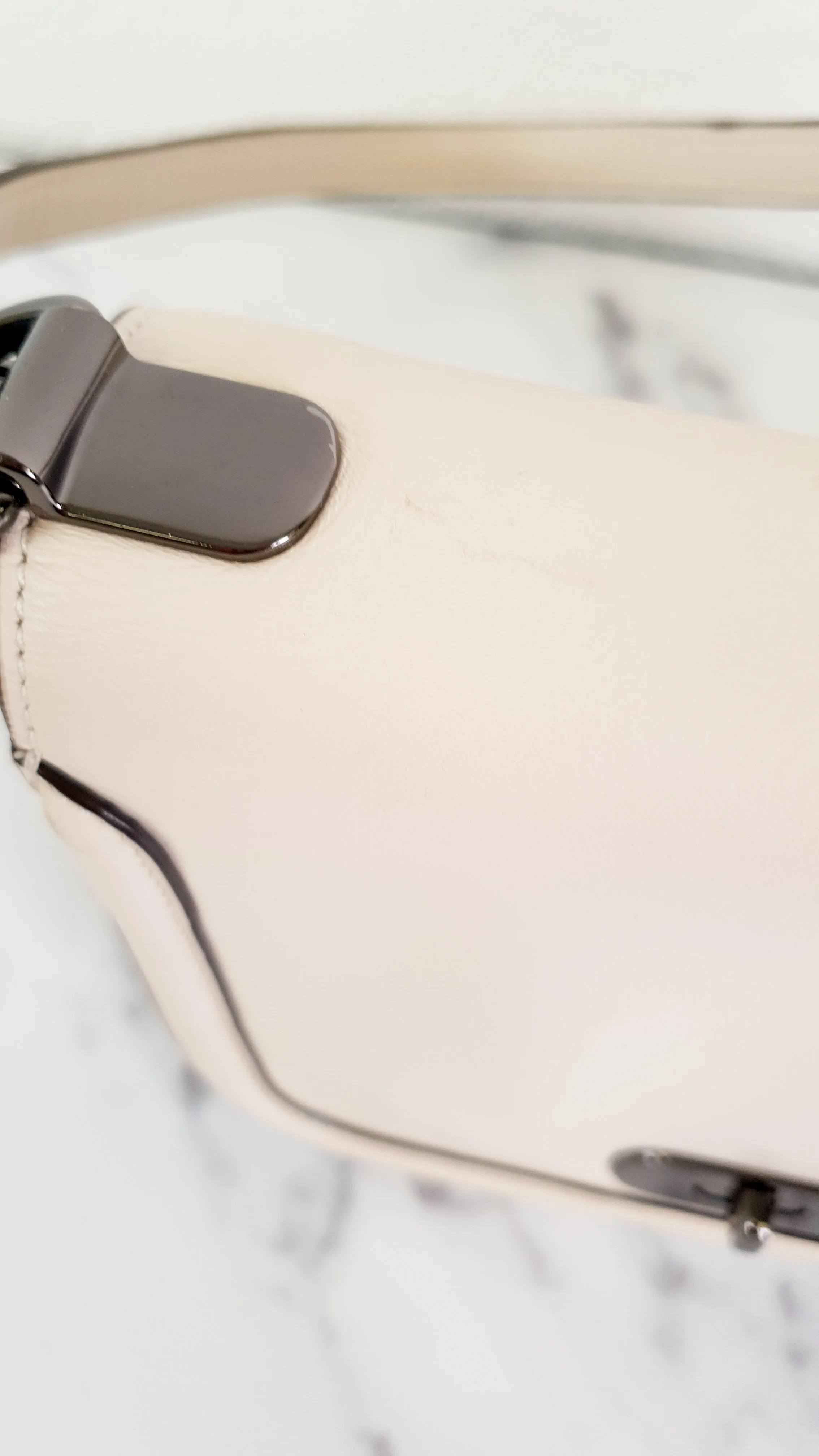 Coach Swagger Shoulder Bag Crossbody Bag in Chalk Smooth Leather - Coach 54640