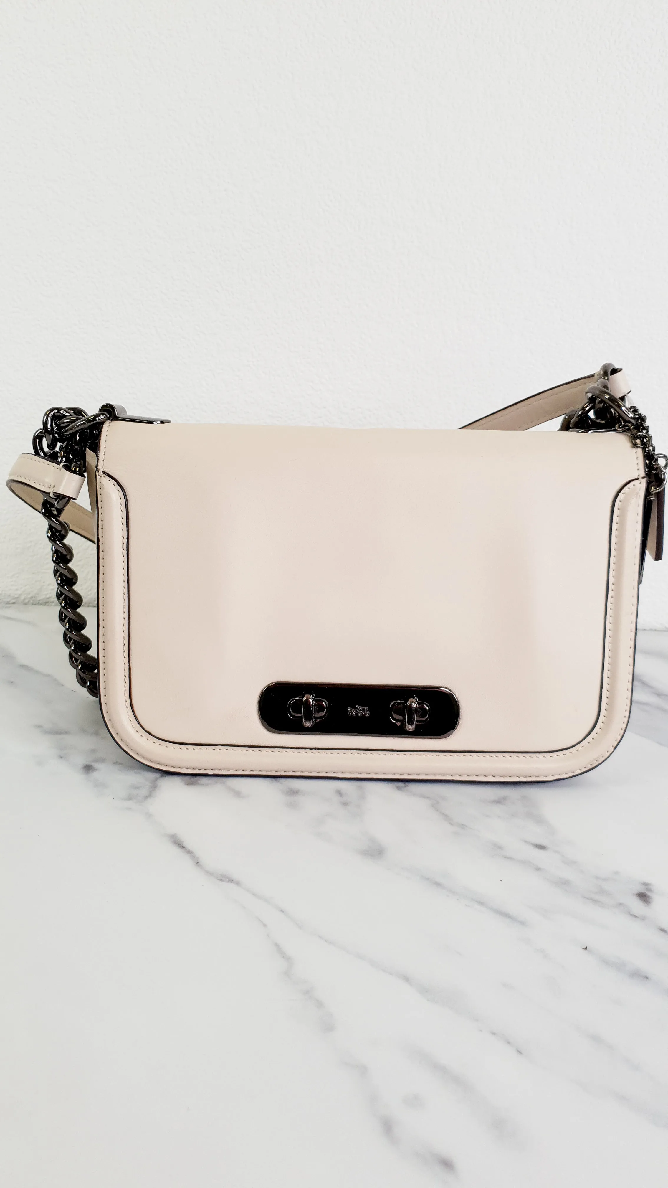 Coach Swagger Shoulder Bag Crossbody Bag in Chalk Smooth Leather - Coach 54640
