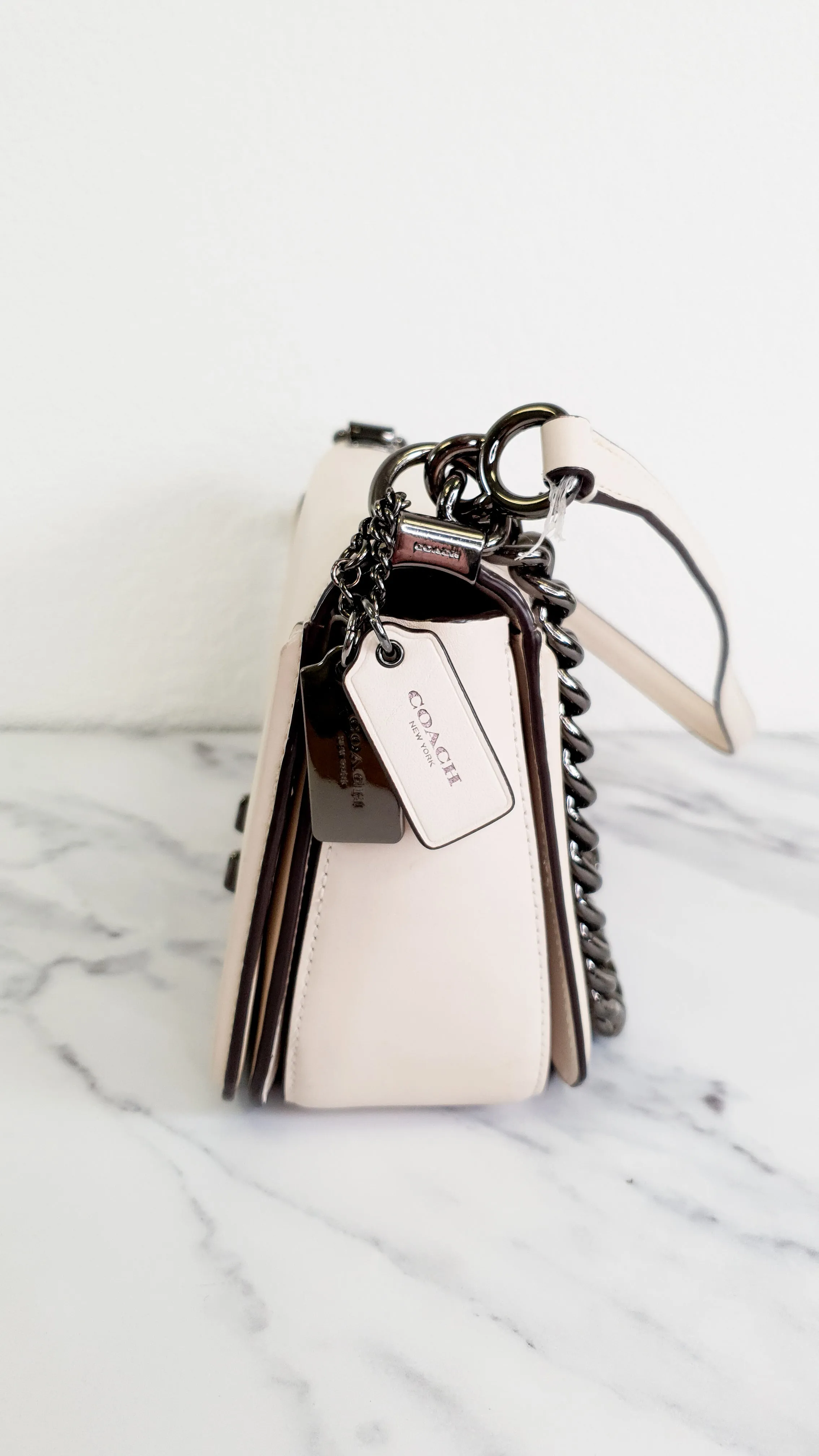 Coach Swagger Shoulder Bag Crossbody Bag in Chalk Smooth Leather - Coach 54640