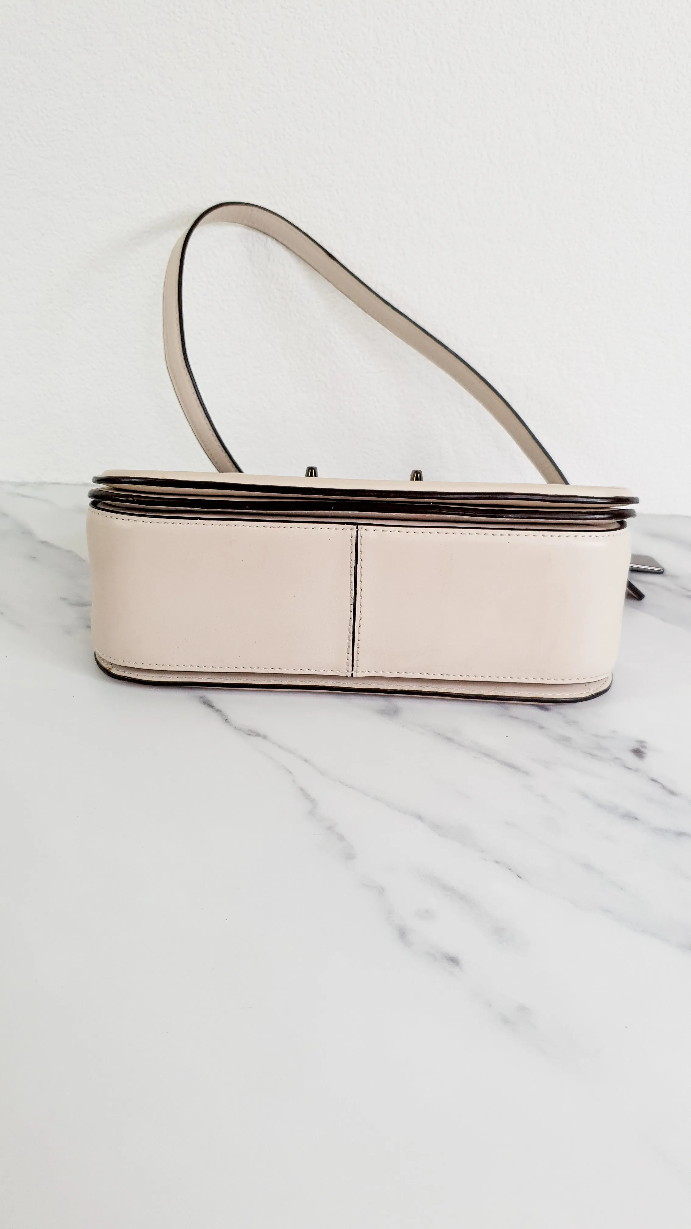 Coach Swagger Shoulder Bag Crossbody Bag in Chalk Smooth Leather - Coach 54640