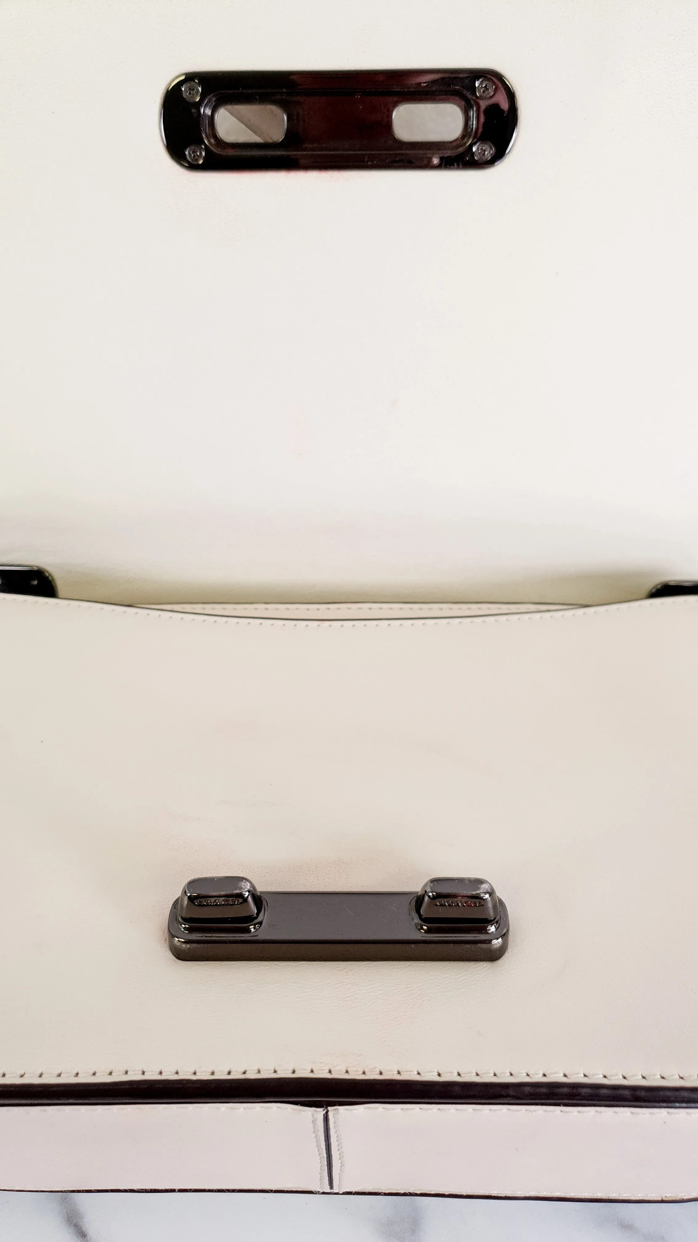 Coach Swagger Shoulder Bag Crossbody Bag in Chalk Smooth Leather - Coach 54640