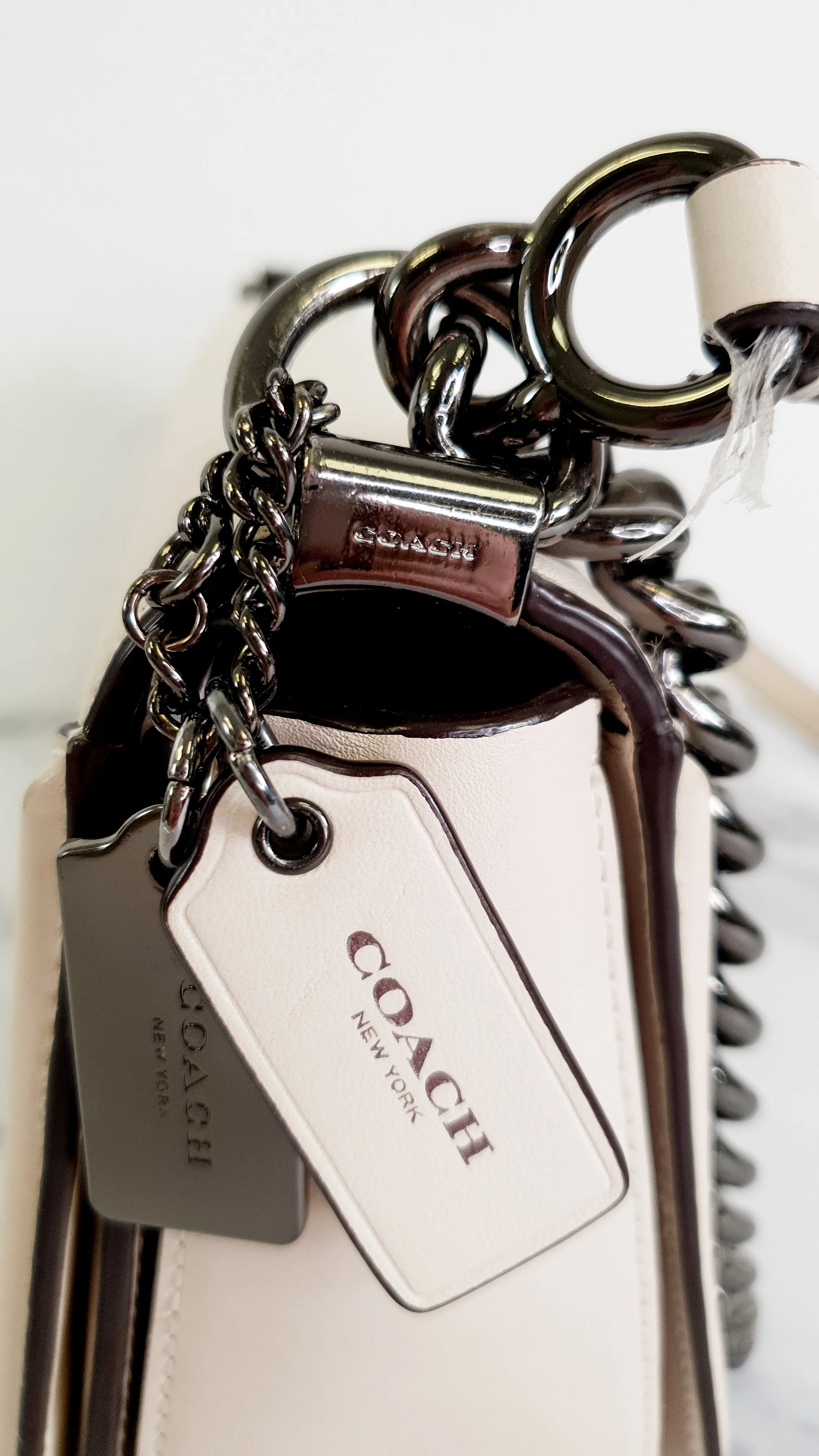 Coach Swagger Shoulder Bag Crossbody Bag in Chalk Smooth Leather - Coach 54640
