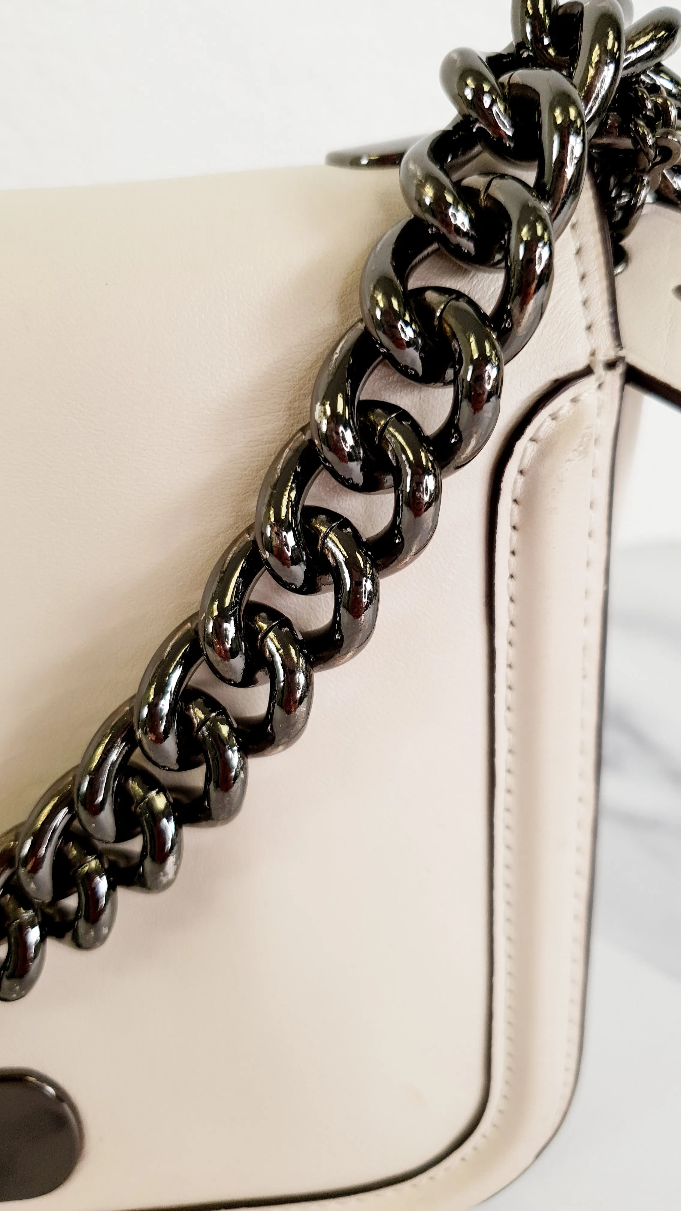 Coach Swagger Shoulder Bag Crossbody Bag in Chalk Smooth Leather - Coach 54640