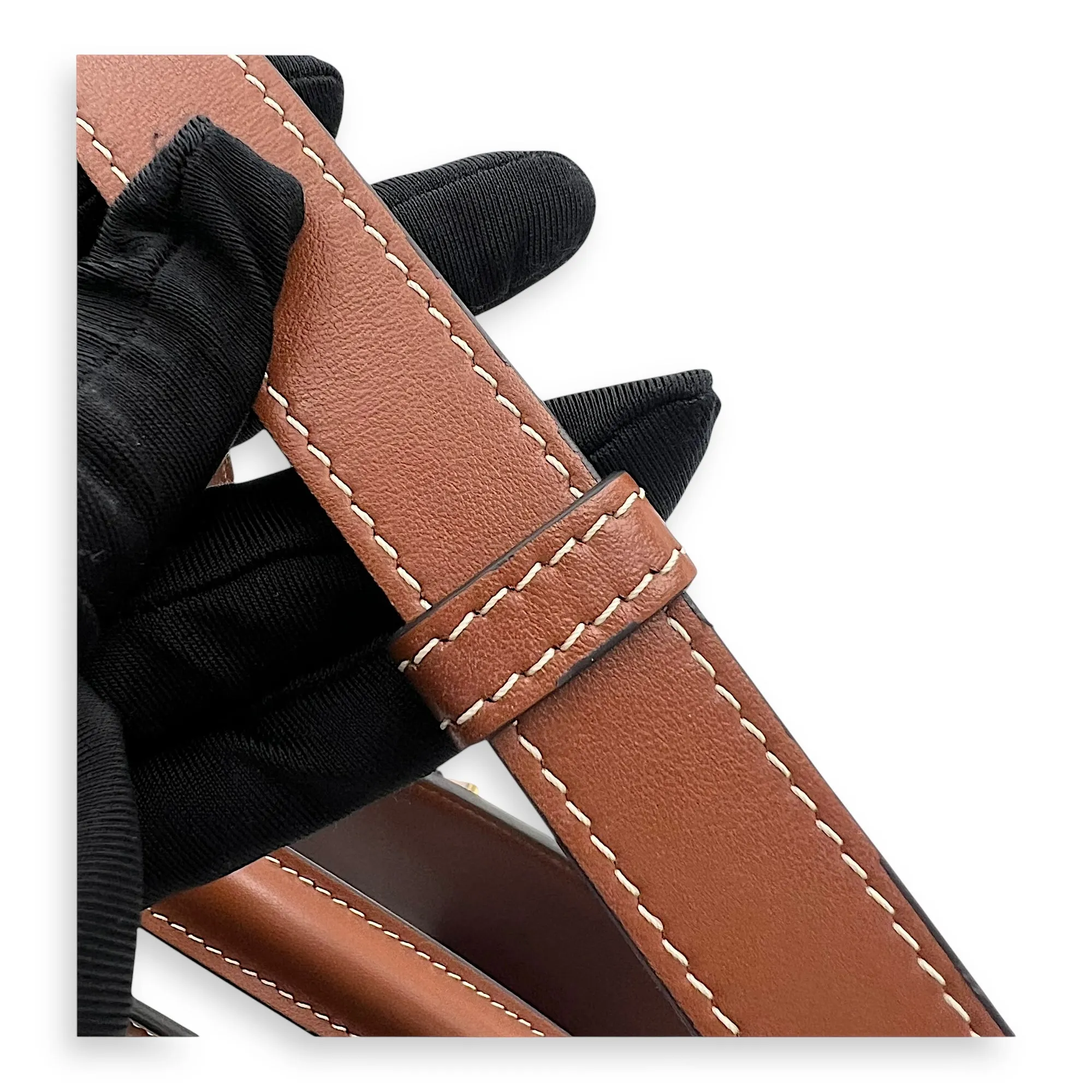 Louise Medium Brown Bucket Bag in Calfskin, Gold hardware