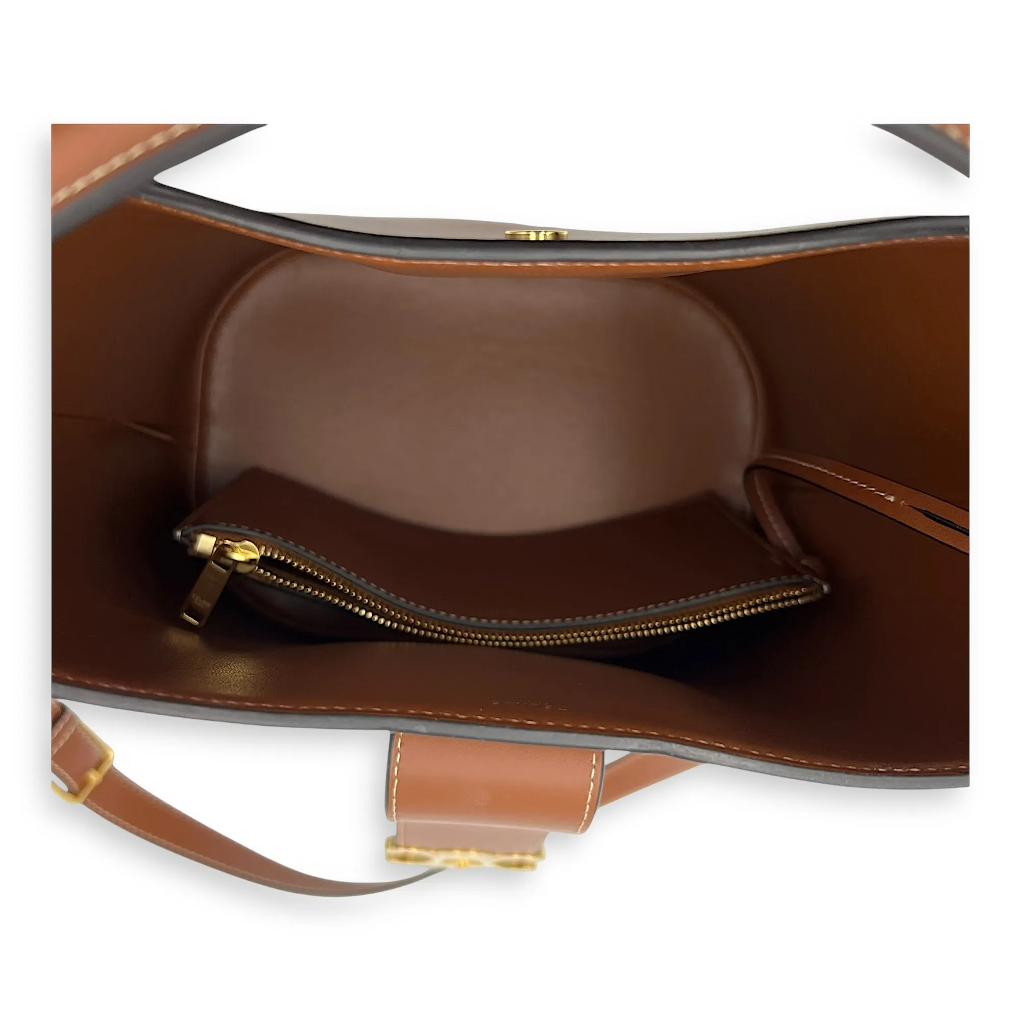 Louise Medium Brown Bucket Bag in Calfskin, Gold hardware