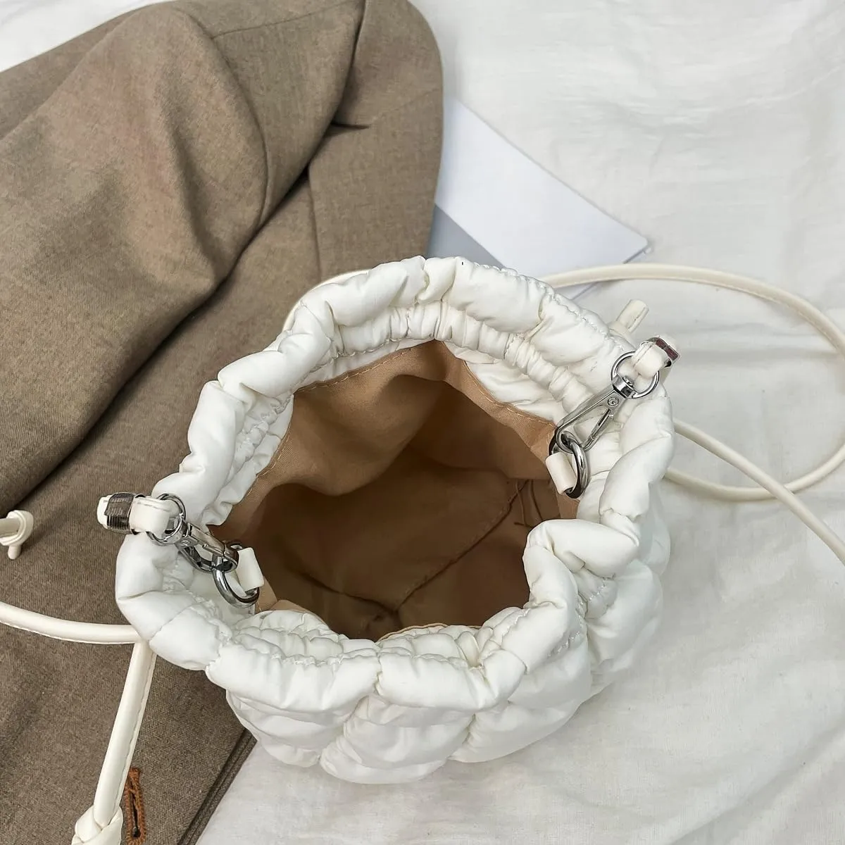Mini Puffer Crossbody Bag for Women Quilted Drawstring Bucket Bag Puffy Purse Shoulder Nylon Hobo Handbag Lightweight