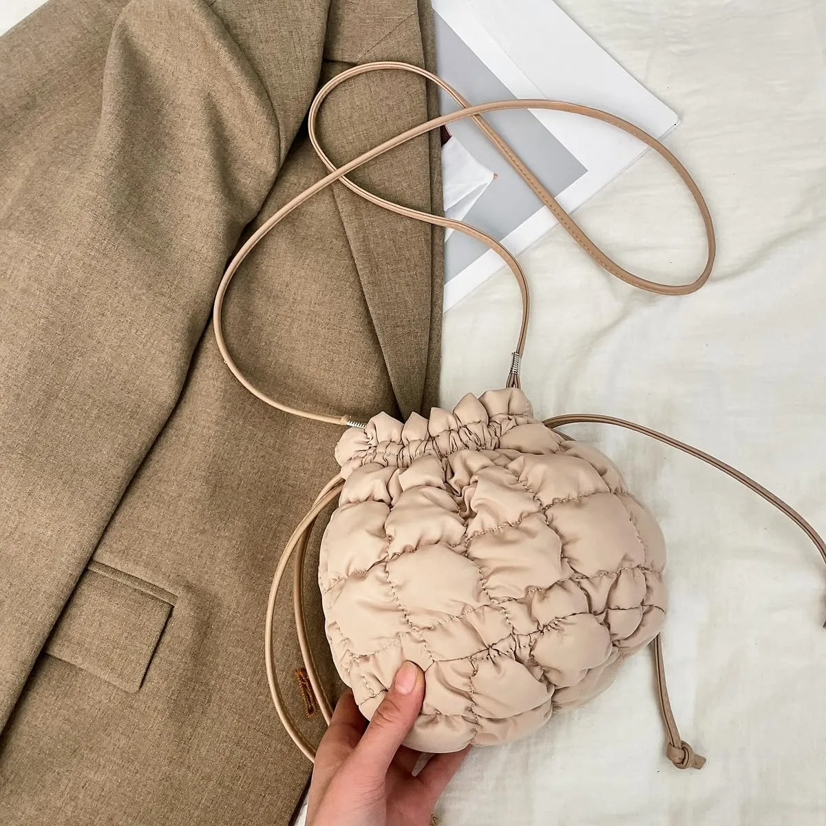 Mini Puffer Crossbody Bag for Women Quilted Drawstring Bucket Bag Puffy Purse Shoulder Nylon Hobo Handbag Lightweight